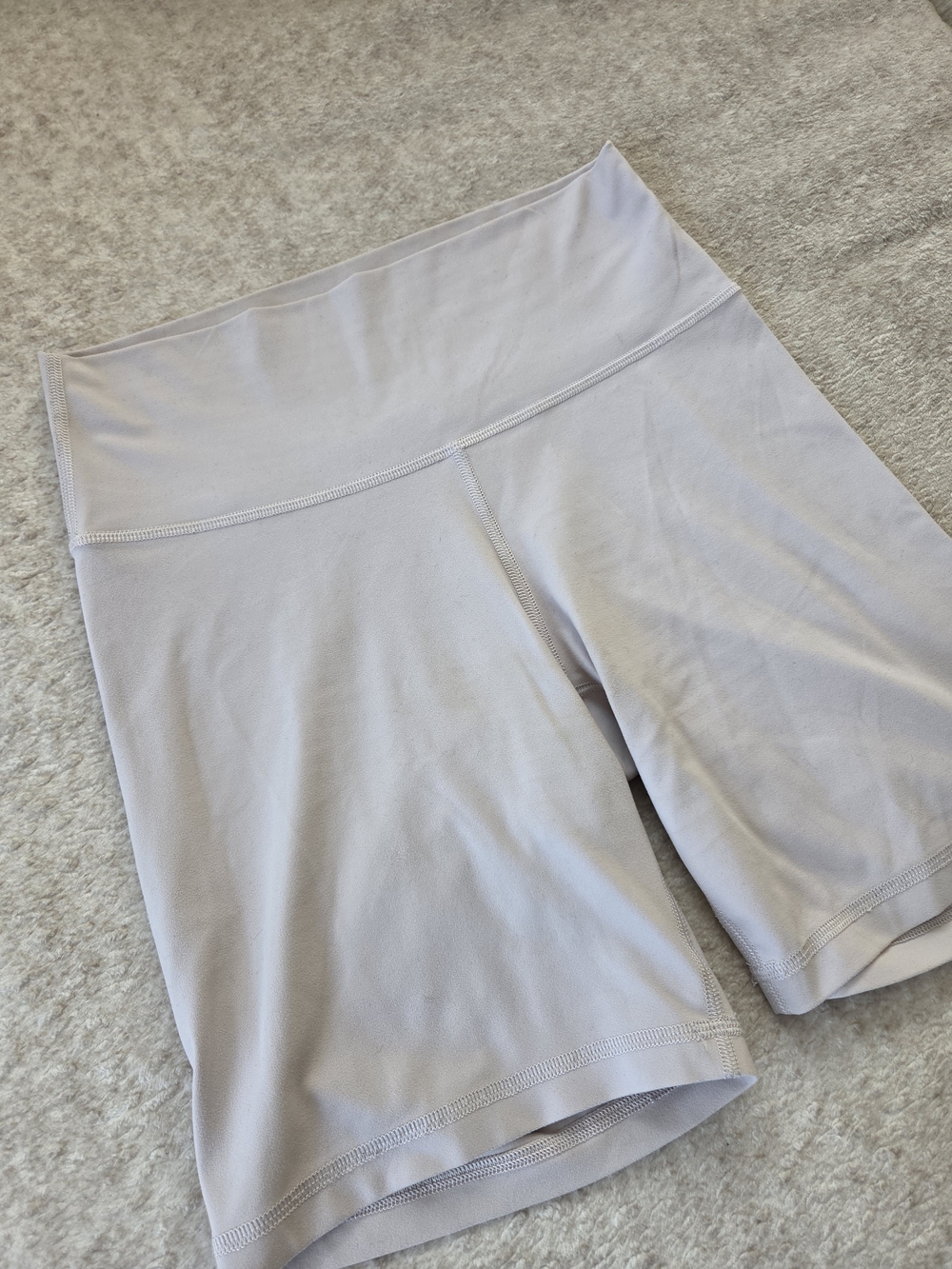 Aritzia TNAction TNA Bike Shorts Light Pink